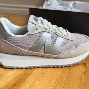 New Balance running shoes Women's size 8.5 Beige White